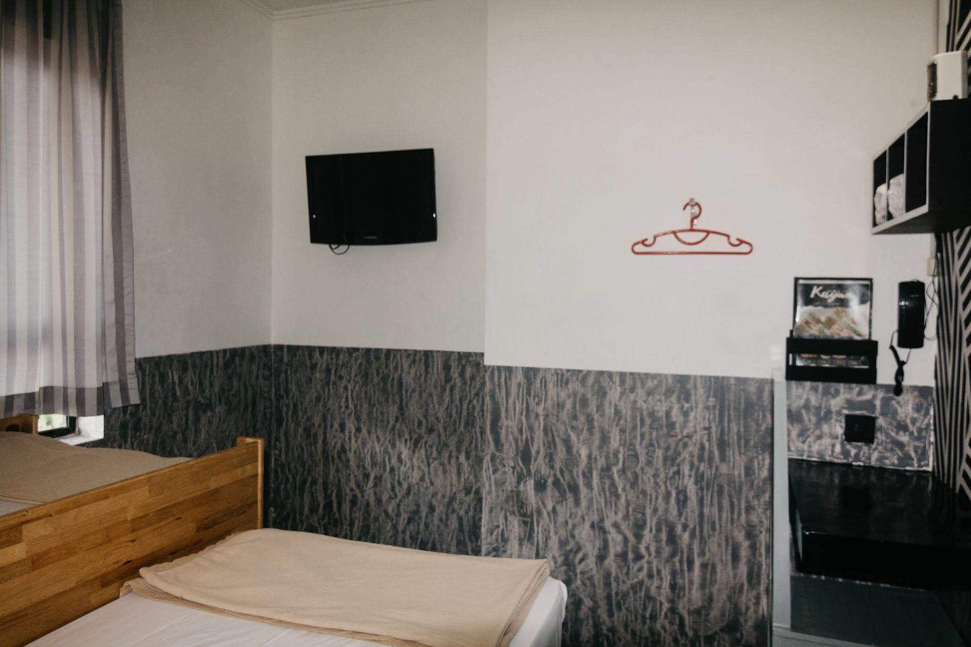 Kayun Hostel Легиан Экстерьер фото