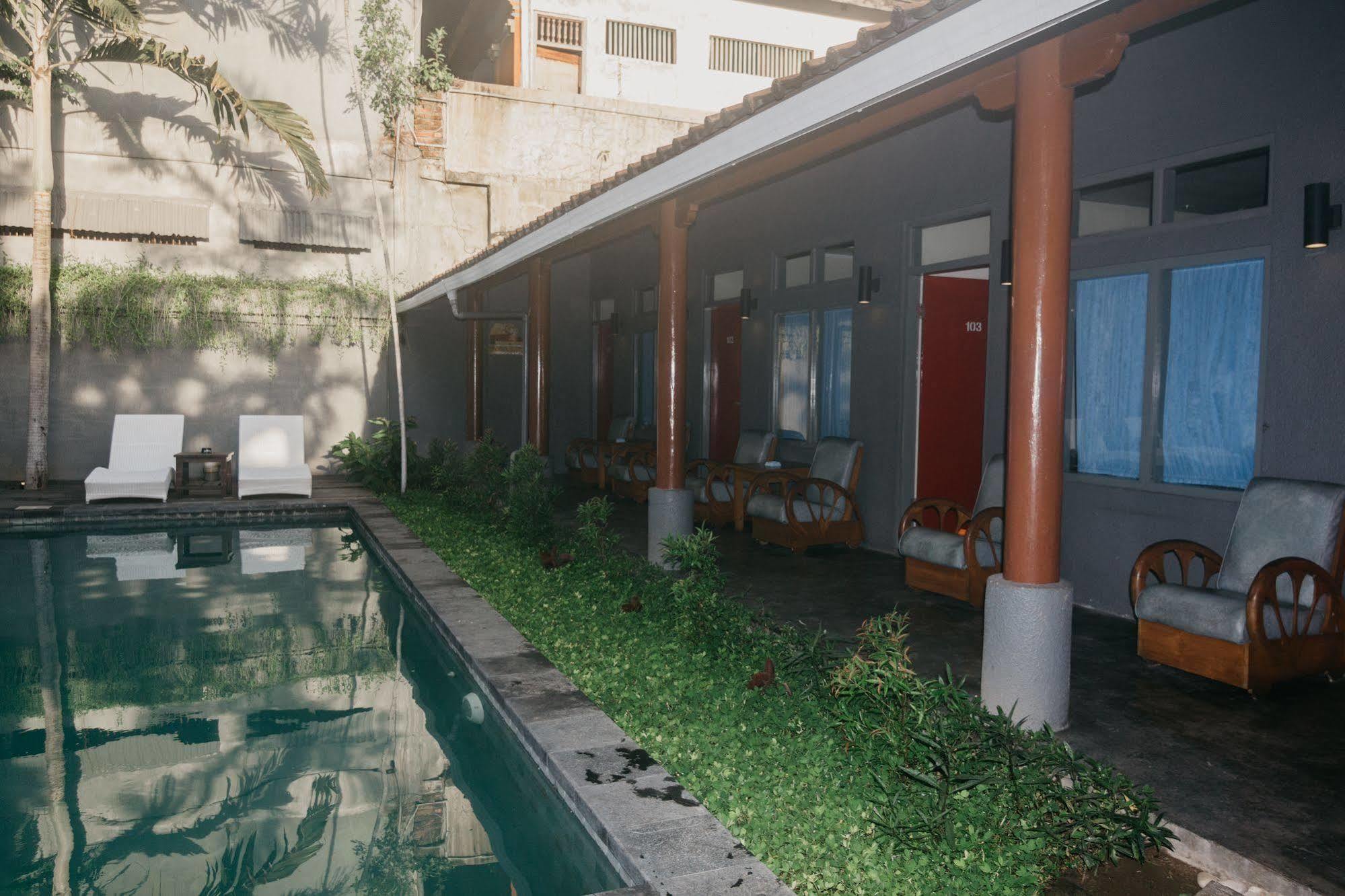 Kayun Hostel Легиан Экстерьер фото